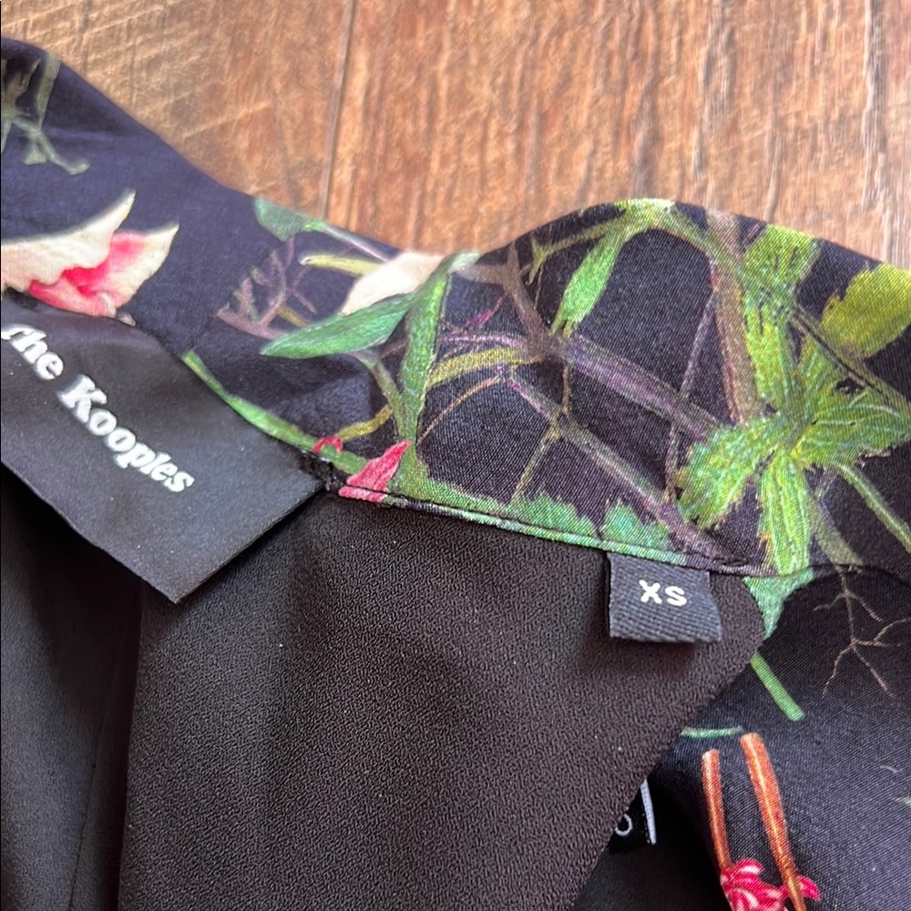 Floral Black Blazer - Picture 4 of 9